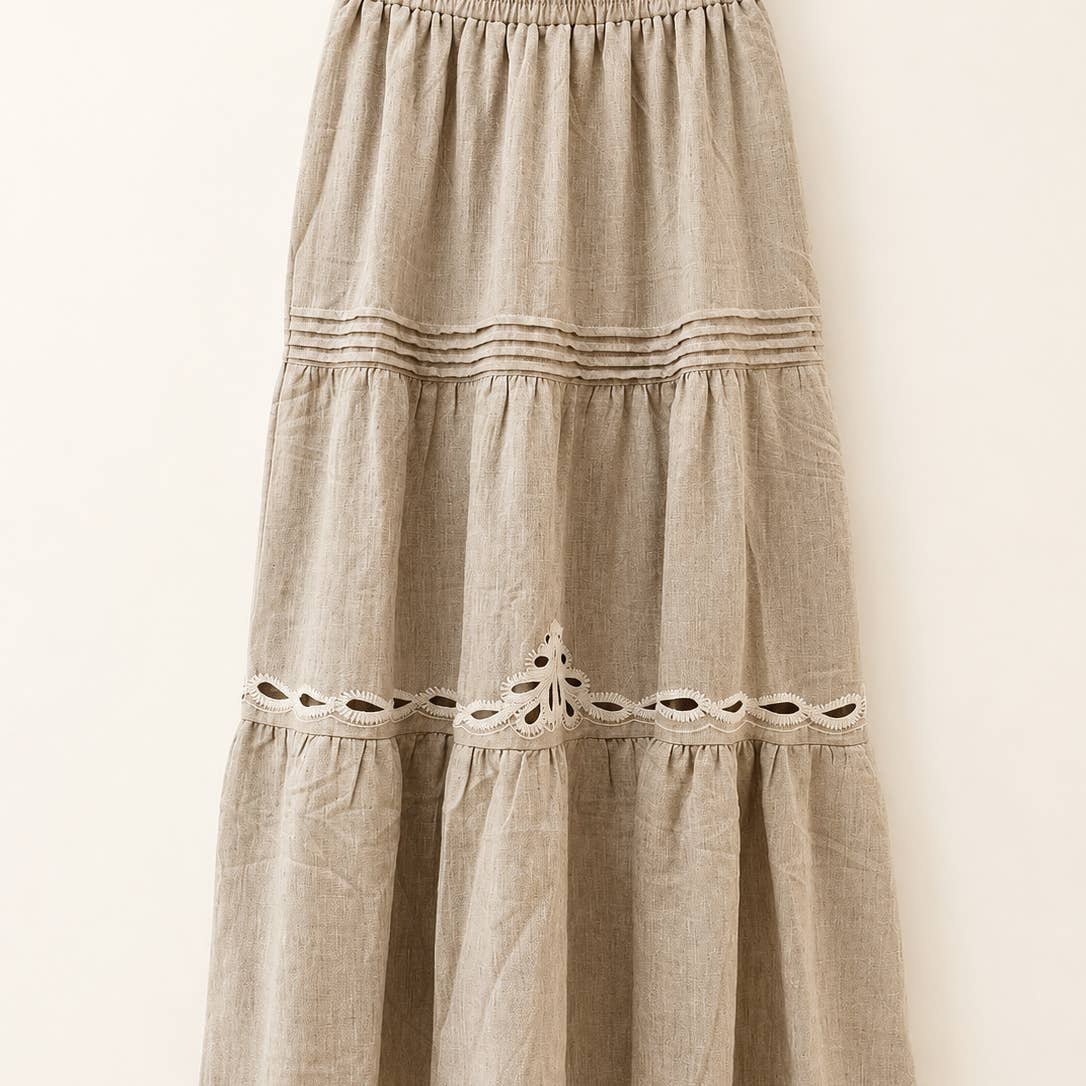 Lång kjol med volanger och broderade detaljer beige - Bild 2